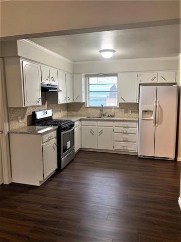 Building Photo - 11991 Maple St