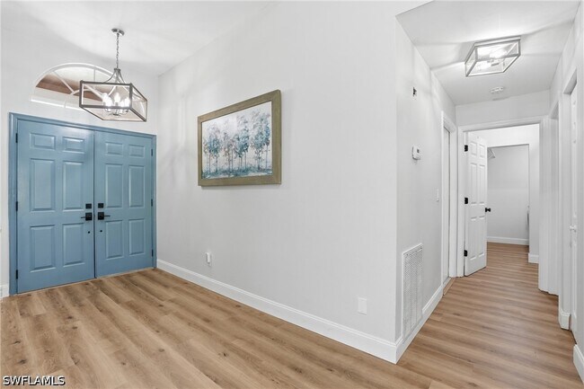 Building Photo - 670 Lambton Ln