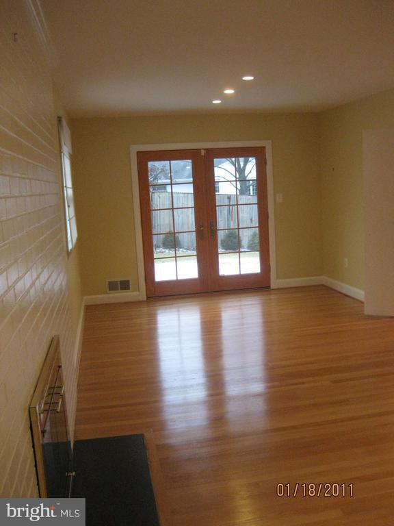 Foto del edificio - 8312 Bryant Dr