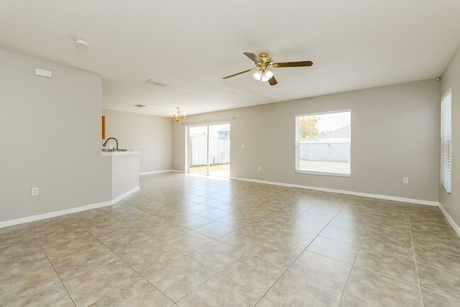 Building Photo - 2402 Ashecroft Dr