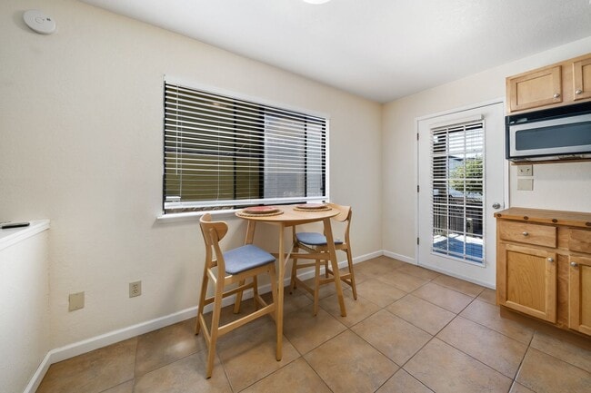 Foto del edificio - 2383 Florence Ave