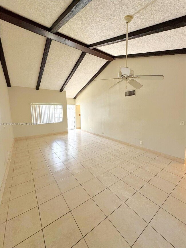 Foto del edificio - 7205 W Sunrise Blvd