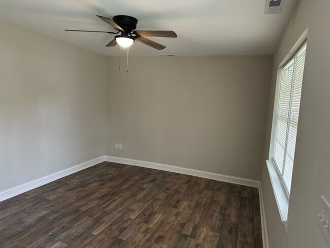 Building Photo - 1537 N Avalon Cir
