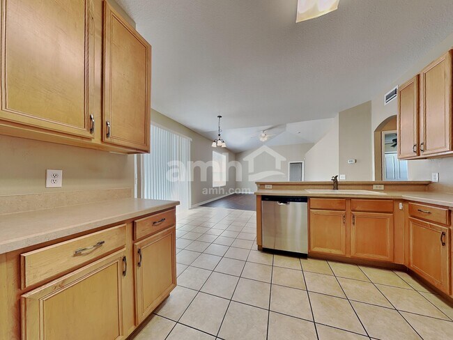 Foto del edificio - 1531 Kish Blvd