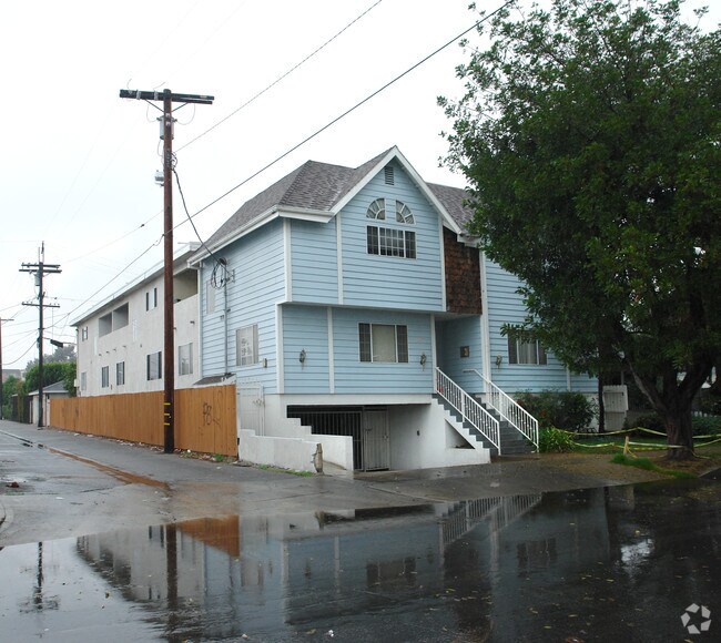 árbol obstruction - 5217 Satsuma Ave
