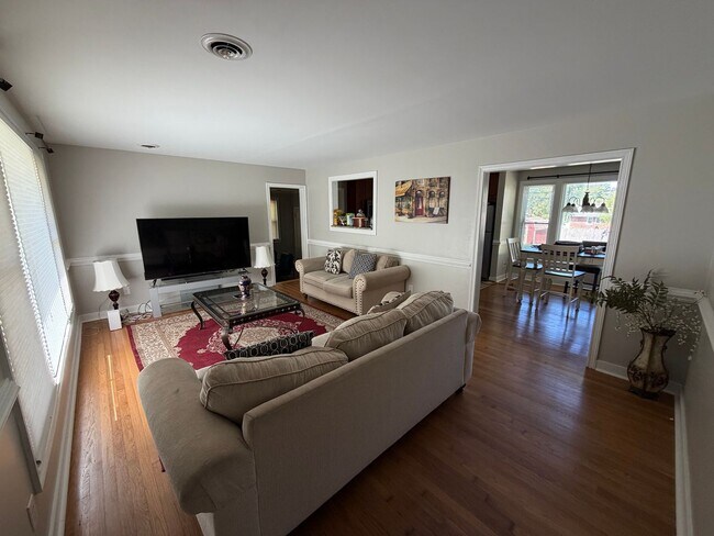 Foto del edificio - Charming 3BR/2BA Home in Henrico’s Tuckahoe District