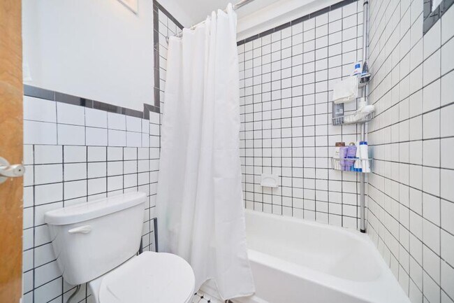Building Photo - 2 bedroom in New York NY 10036