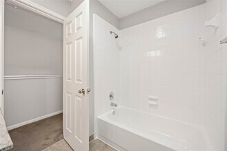 Building Photo - 7003 Apple Oak Ct Building Photo - 7003 Apple Oak Ct