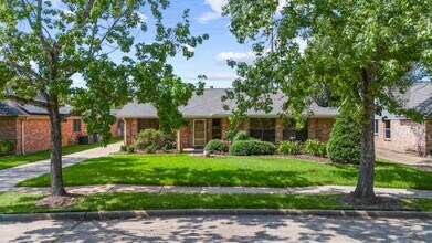 Building Photo - 2710 Pineleaf Dr