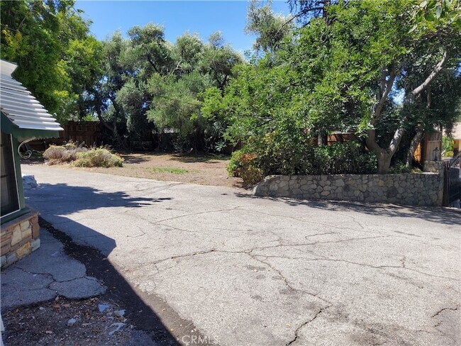 Foto del edificio - 10630 Hillhaven Ave