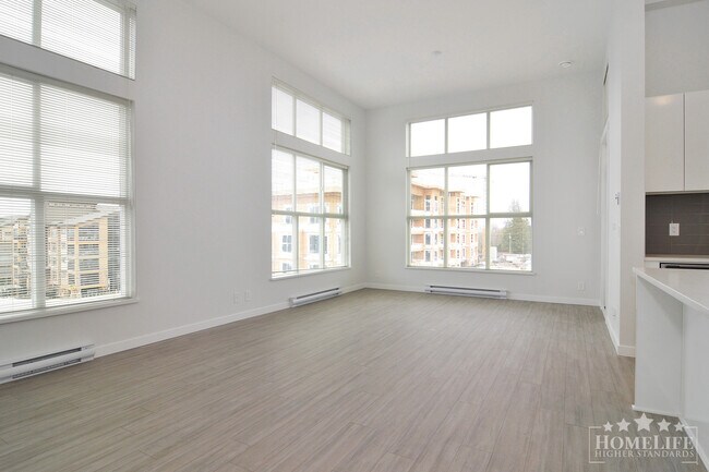 Photo du bâtiment - Bright Top Floor Corner Unit at Union Park in Willoughby Heights