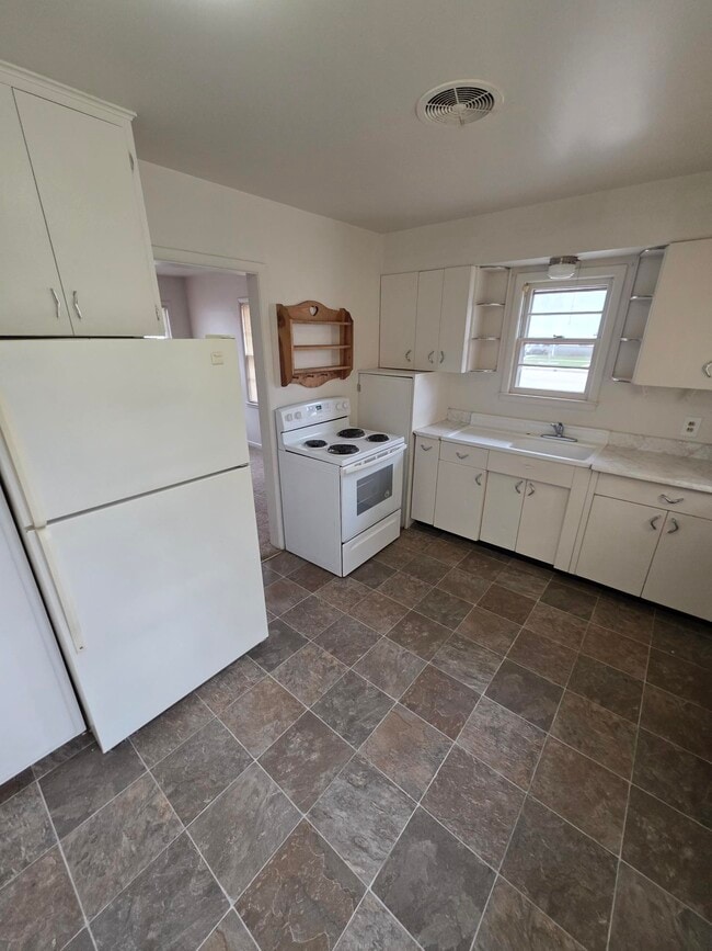 Foto del edificio - 906 W 1st St