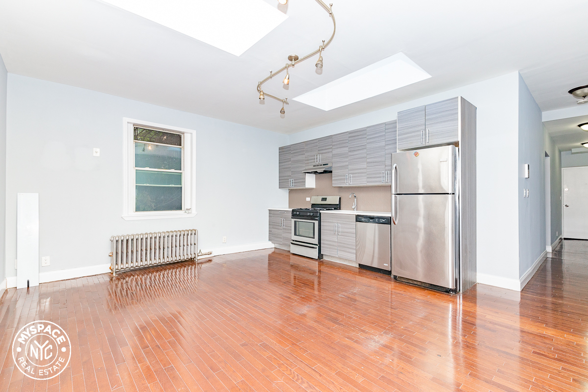 Primary Photo - 795 Flatbush Ave