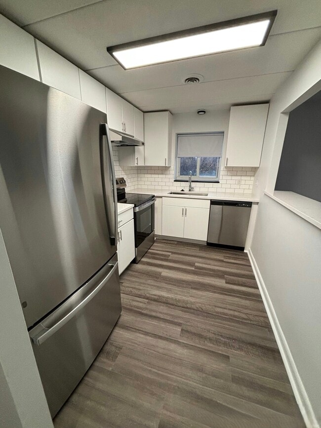 Foto del edificio - 32 Hill Rd