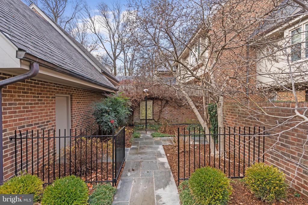 Foto principal - 710 Belgrove Rd