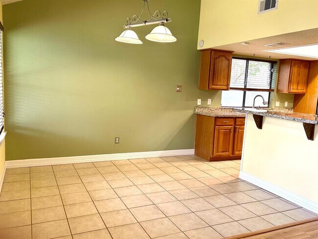 Foto del edificio - 3127 Shawnee Dr