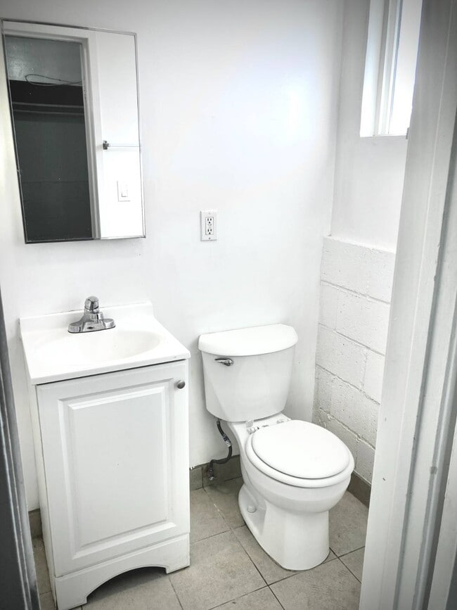 Foto del edificio - 13801 S Vermont Ave