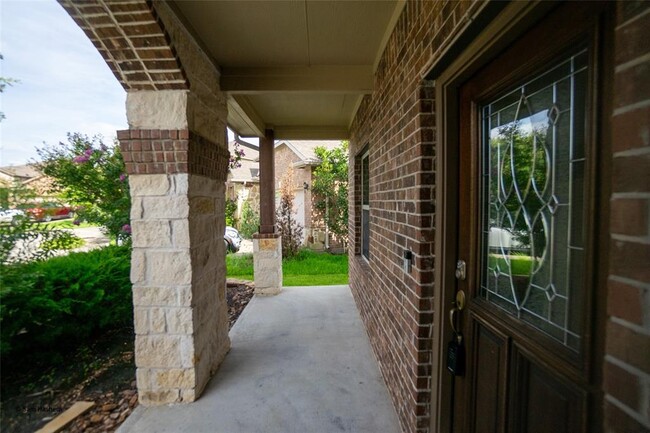 Foto del edificio - 9711 Deborah Colony Ln