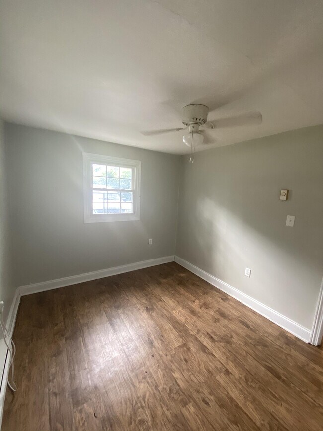 Foto del edificio - 2205 Russelldale Ave