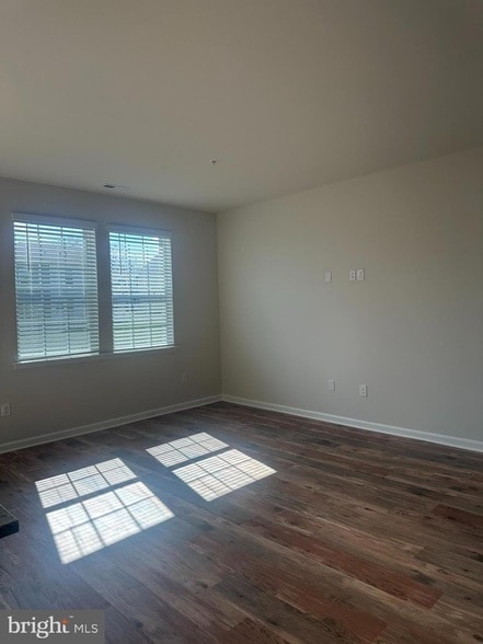 Building Photo - 440 Locust Run Dr