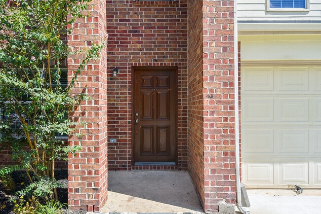 Building Photo - 19310 Arrow Grand Ct