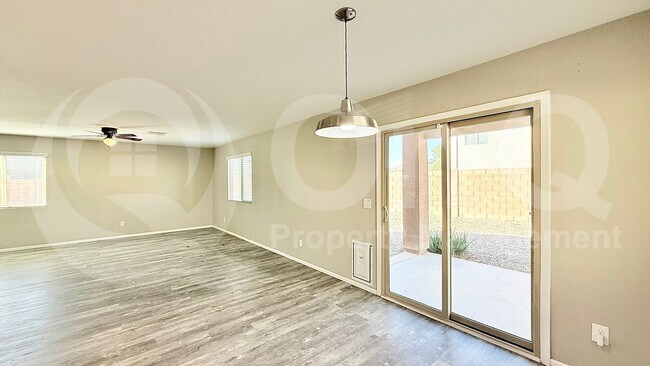 Foto del edificio - 6032 E Desert Spoon Ln