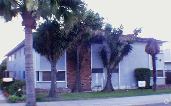 Primary Photo - 224 W Palm Ave