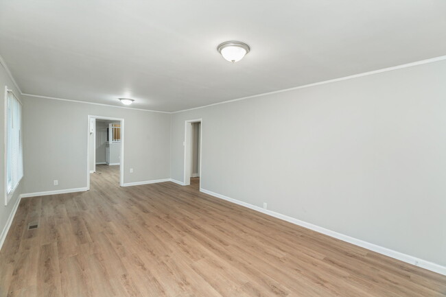 Foto del edificio - 317 Dante School Rd
