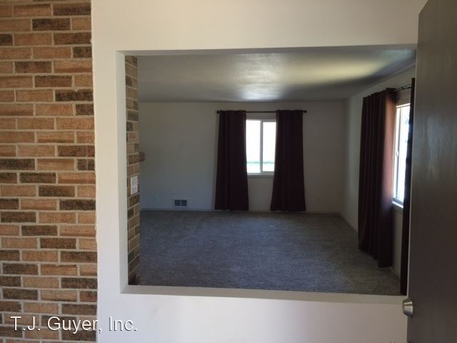 Building Photo - 3 br, 2 bath House - 512 Yew St.