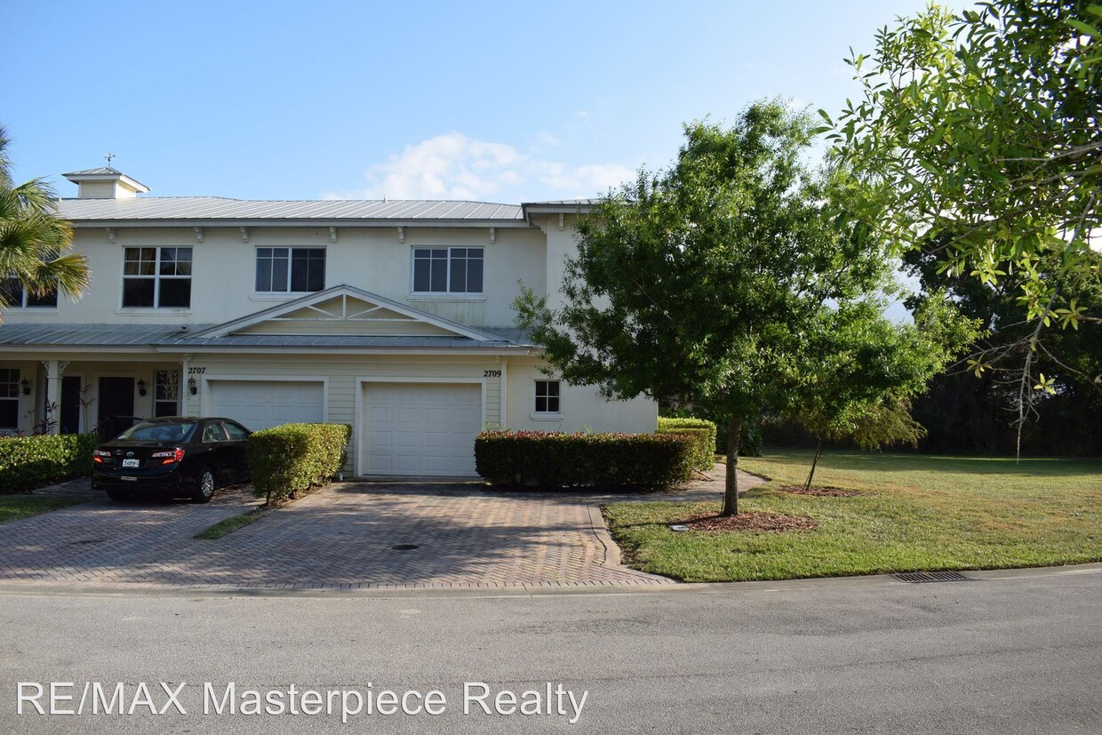 Primary Photo - 4 br, 2.5 bath House - 2709 Creekside Dr