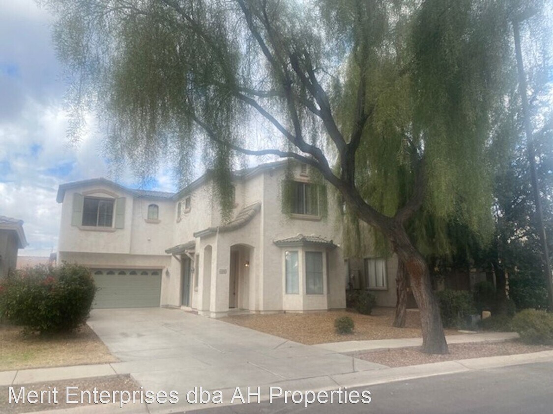 3 br, 2.5 bath House 4216 S MARIPOSA DR House for Rent in Gilbert