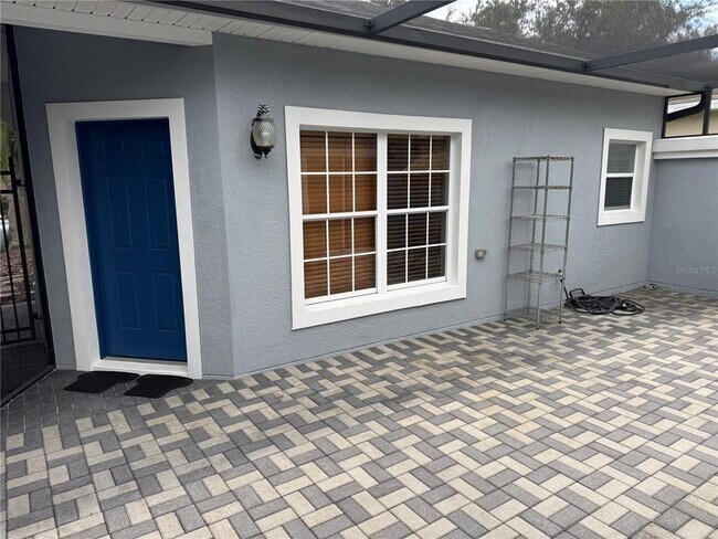 Foto del edificio - 275 Rock Springs Dr
