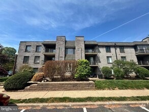 Building Photo - 273 E Village Rd