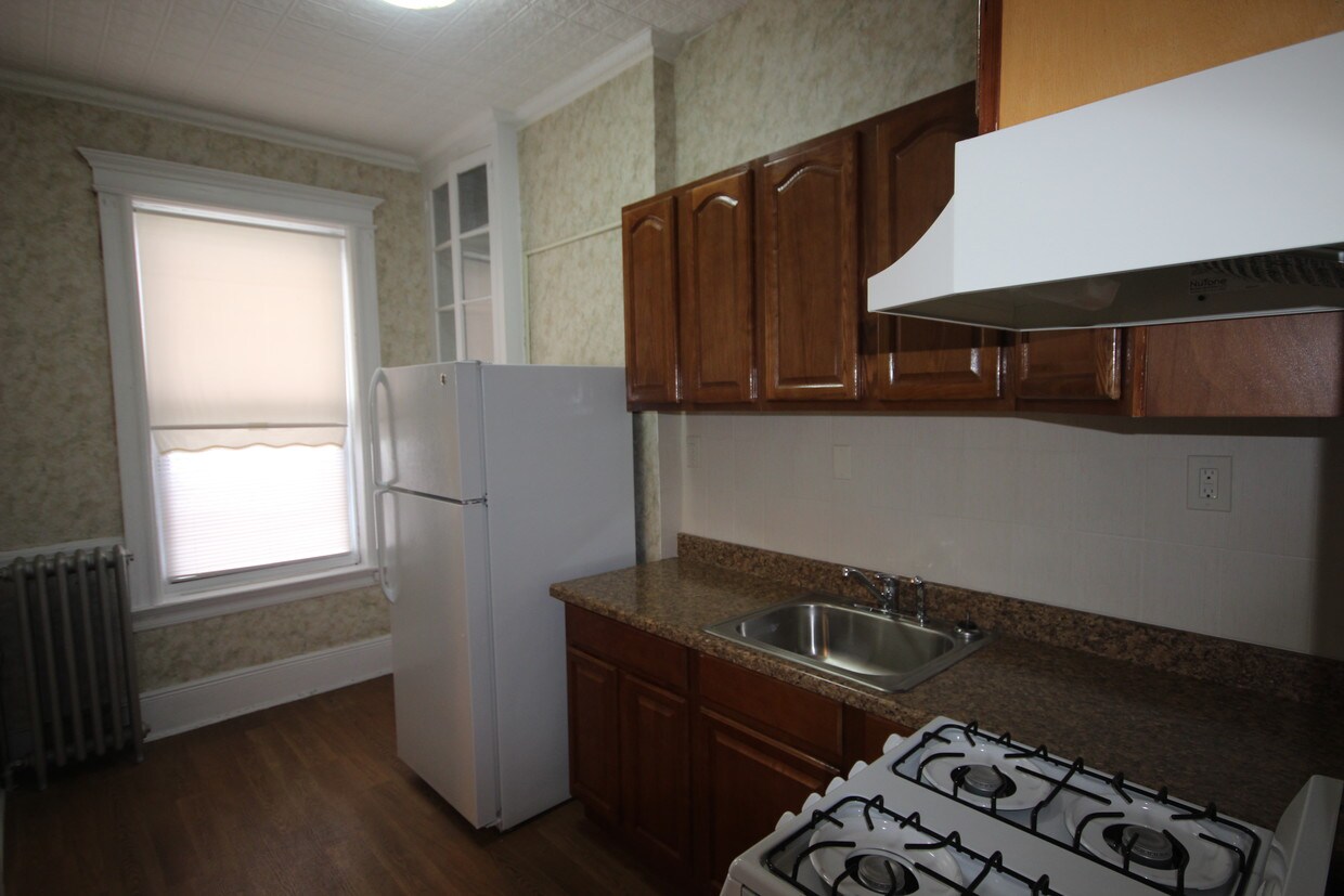 Foto principal - 64-29 Madison St