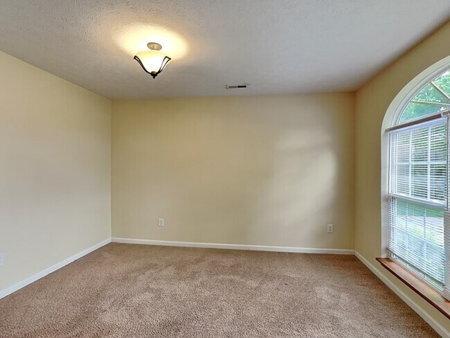 Building Photo - 3 bed 2.5 bath in Westfield!