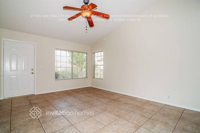 Foto del edificio - 6615 N 77th Dr