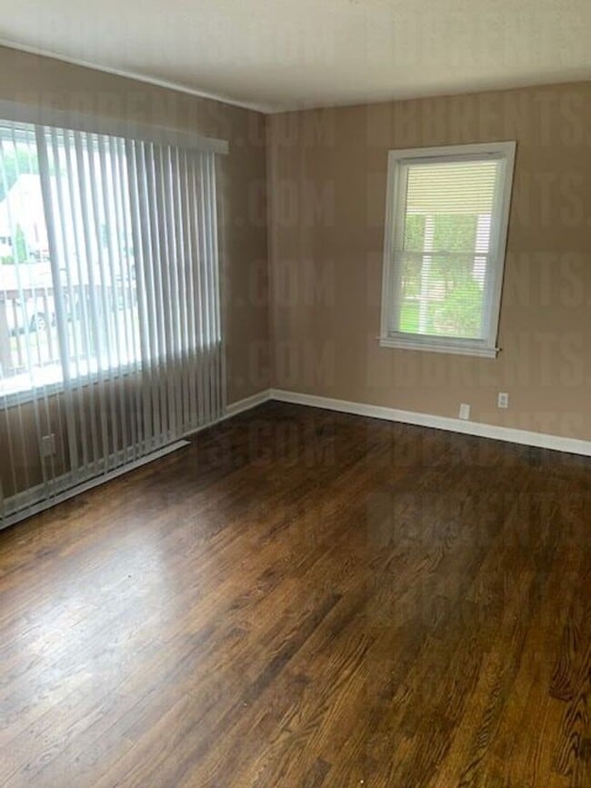 Building Photo - 151 Westbrook Dr