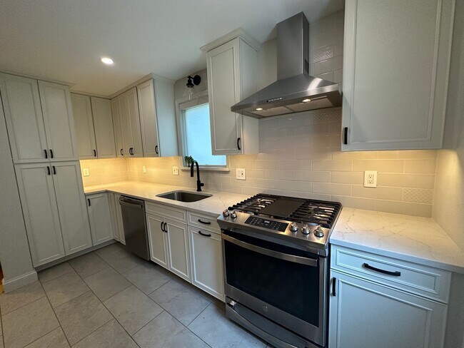 Foto del edificio - Charming Colonial in Prime Silver Spring L...