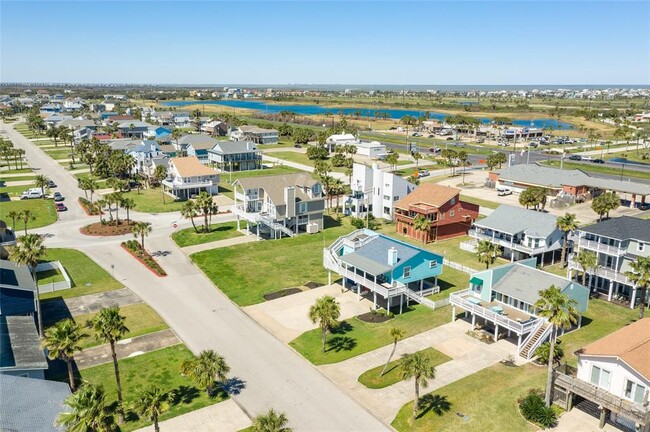 Foto del edificio - 13638 Pirates Beach Blvd