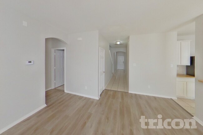 Foto del edificio - 3005 Glenrose Dr