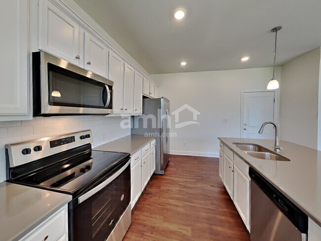Building Photo - 150 Hazel Pk Dr