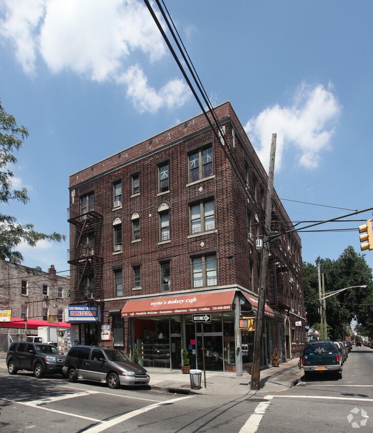 Foto del edificio - 96-15 37th Ave