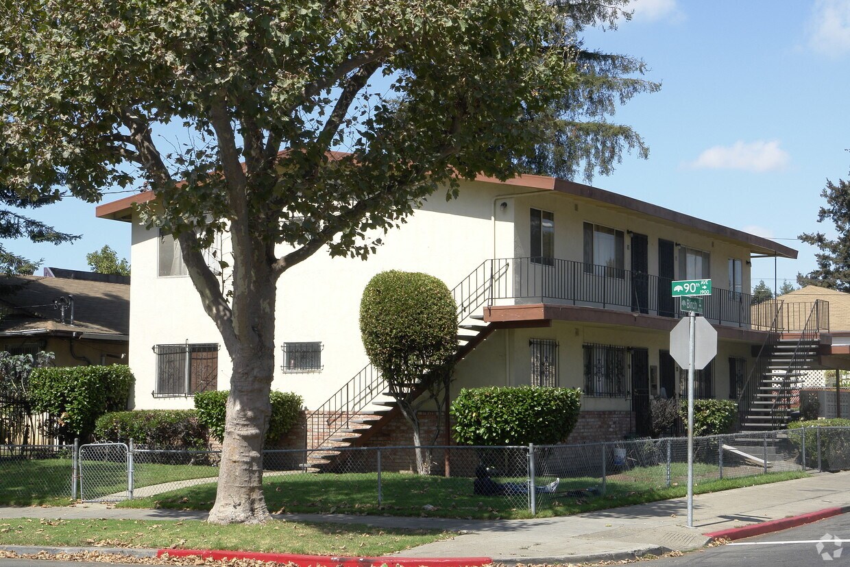 Foto principal - 8929 Birch St