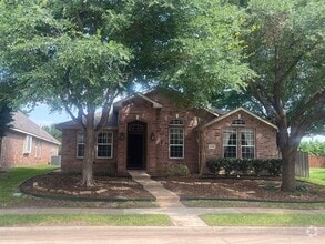 Building Photo - 6304 Fall River Dr