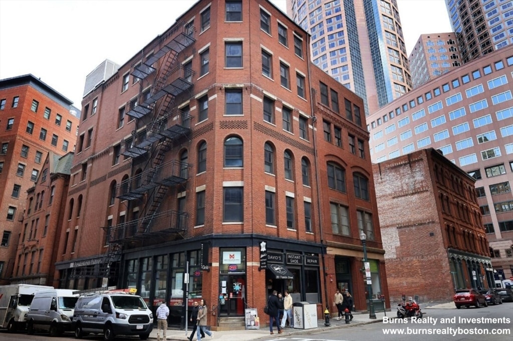 Building Photo - 281 Franklin St