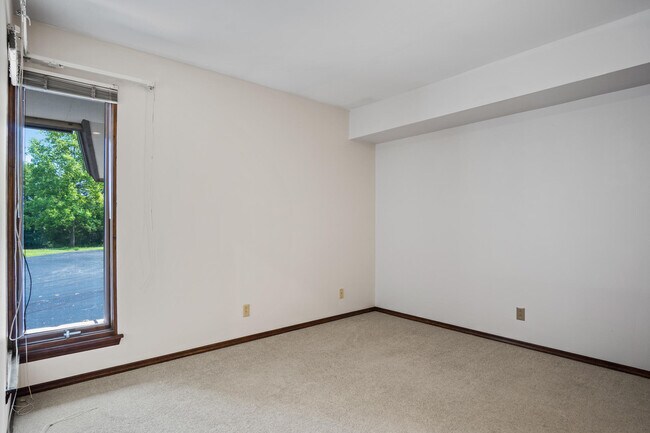 Building Photo - 1701 N Taliesin Way