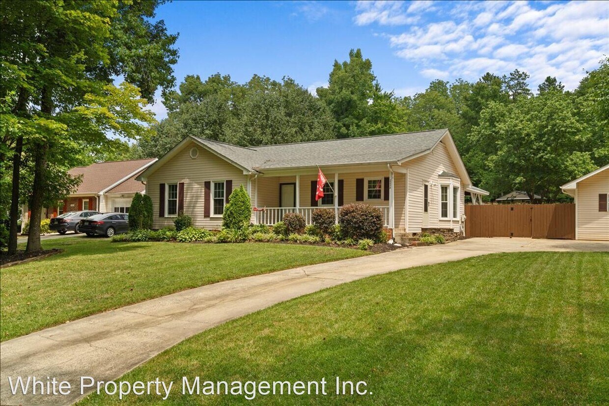 Primary Photo - 3 br, 2 bath House - 2224 Pinebrook Circle