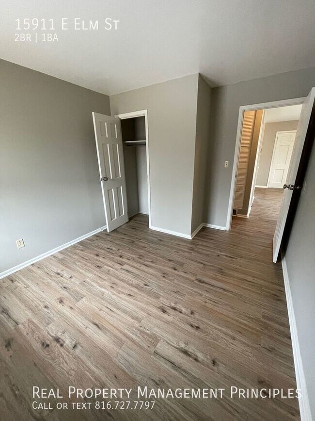 Building Photo - Newly Remodeled Townhouse Charmer!