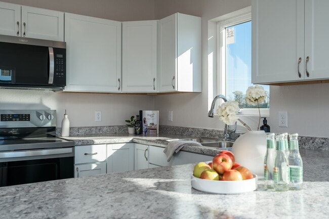 Foto del edificio - 3131-3201 Noble Dr