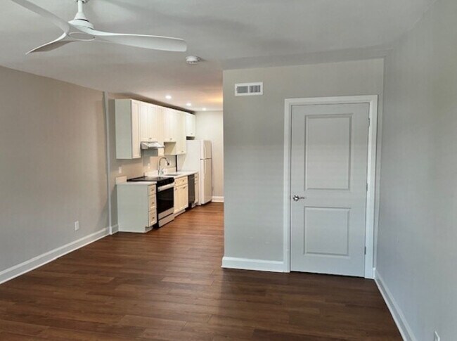 Foto del edificio - 2352-2358 E Main St